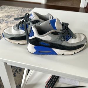 Boys size 2 Nike Air Max sneakers
